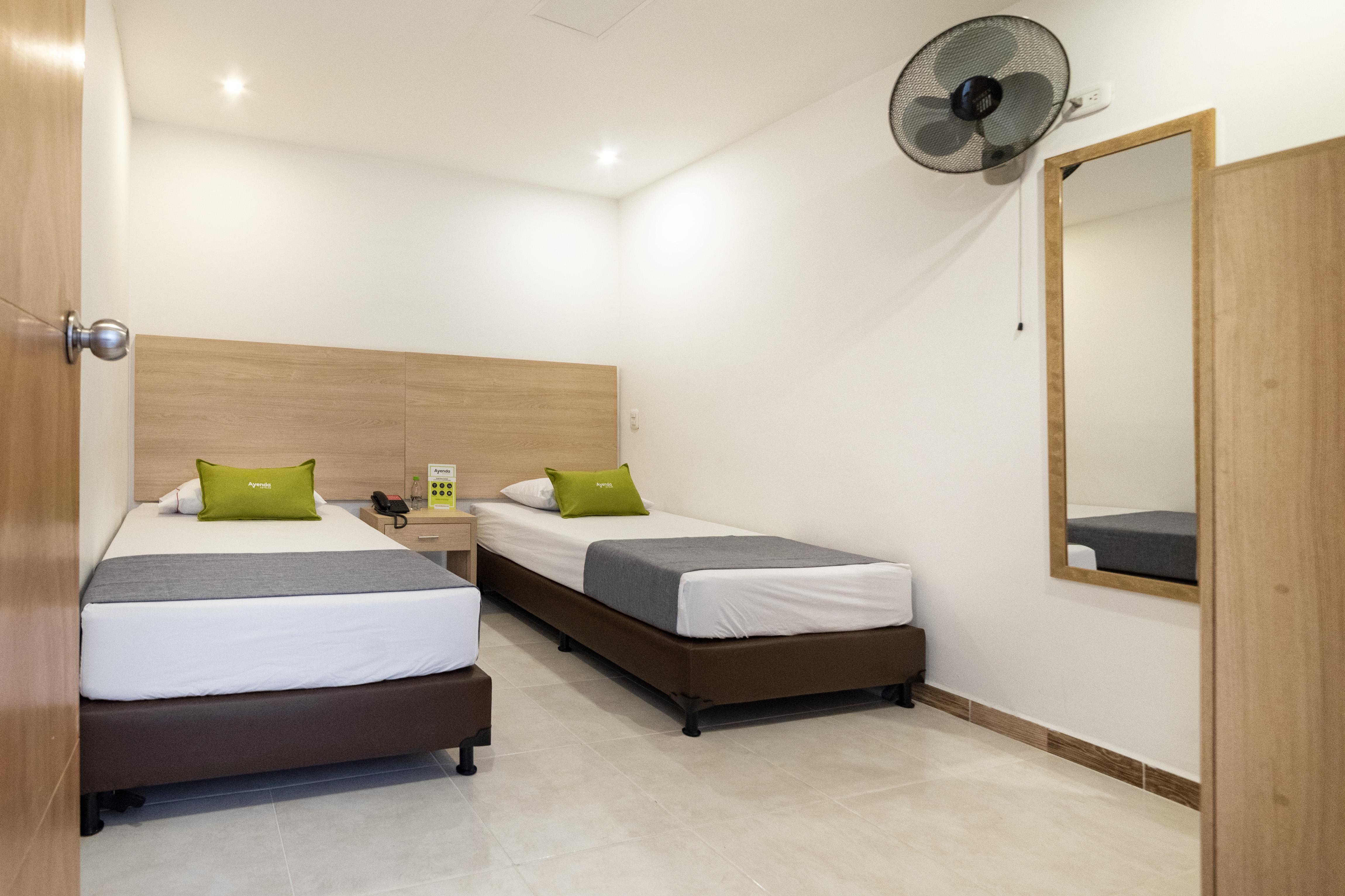 Ayenda 1238 Nuevo Colombia Hotel เมเดยิน ภายนอก รูปภาพ