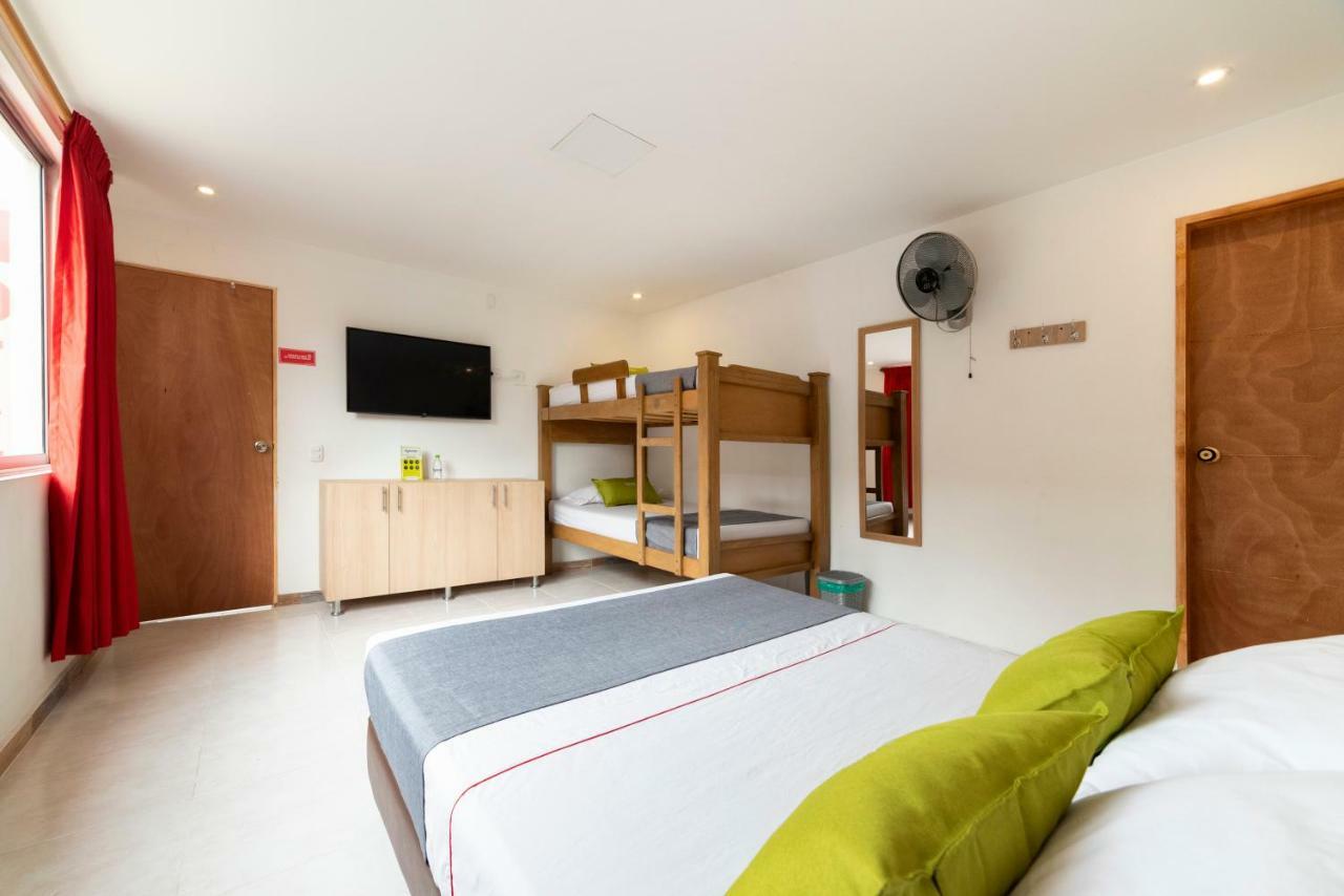 Ayenda 1238 Nuevo Colombia Hotel เมเดยิน ภายนอก รูปภาพ